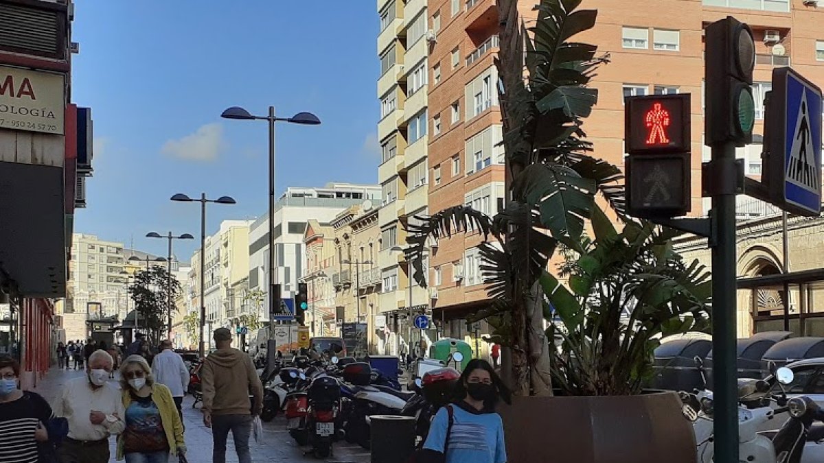 Almería sabrá el domingo cómo le afectarán las restricciones a partir del martes 24.