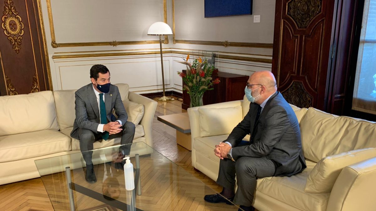 Juanma Moreno y Alejandro Hernández, en el Palacio de San Telmo.