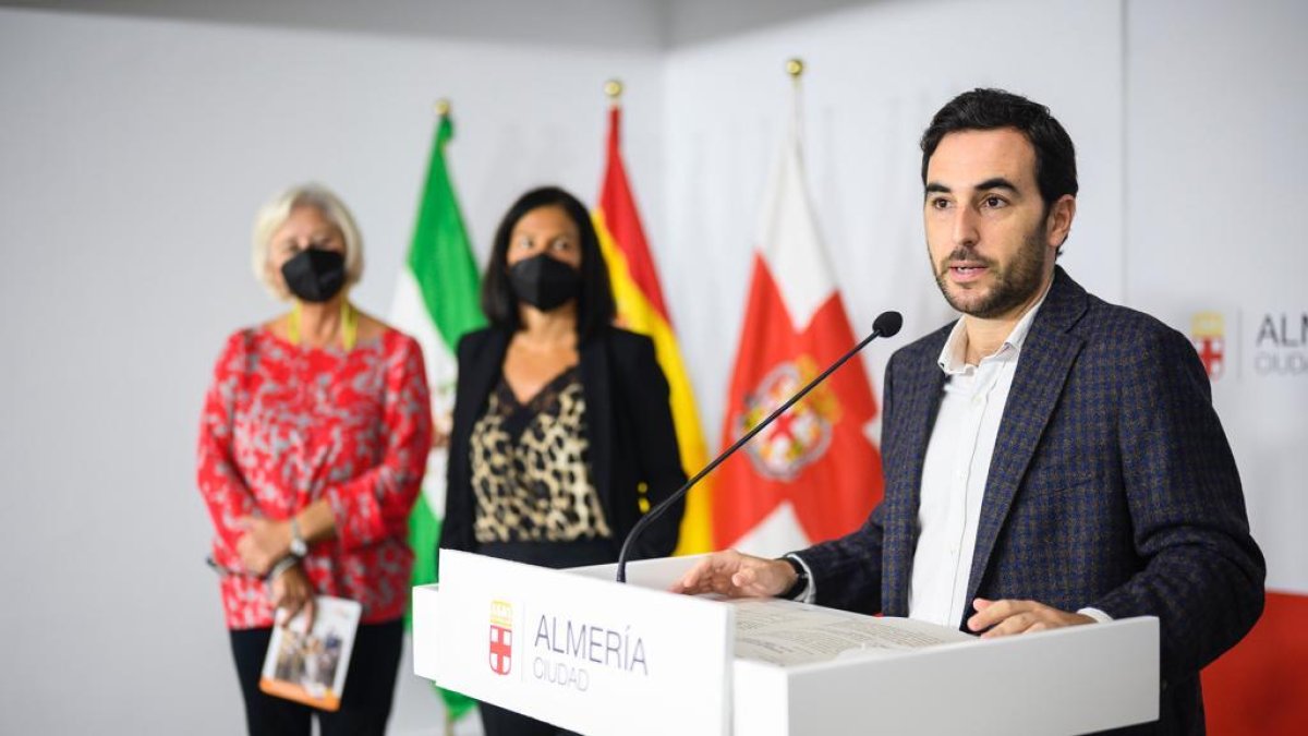 Presentación de la nueva campaña comercial por parte de Carlos Sánchez