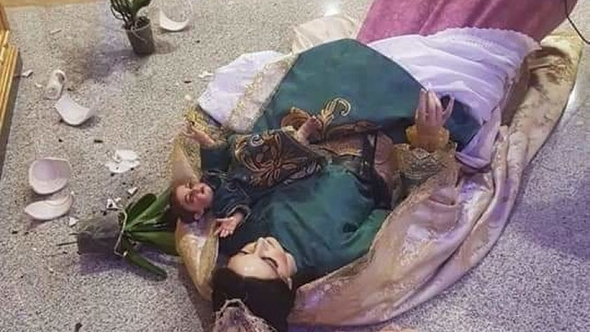 La imagen de la Virgen de la Consolación apareció por los suelos.