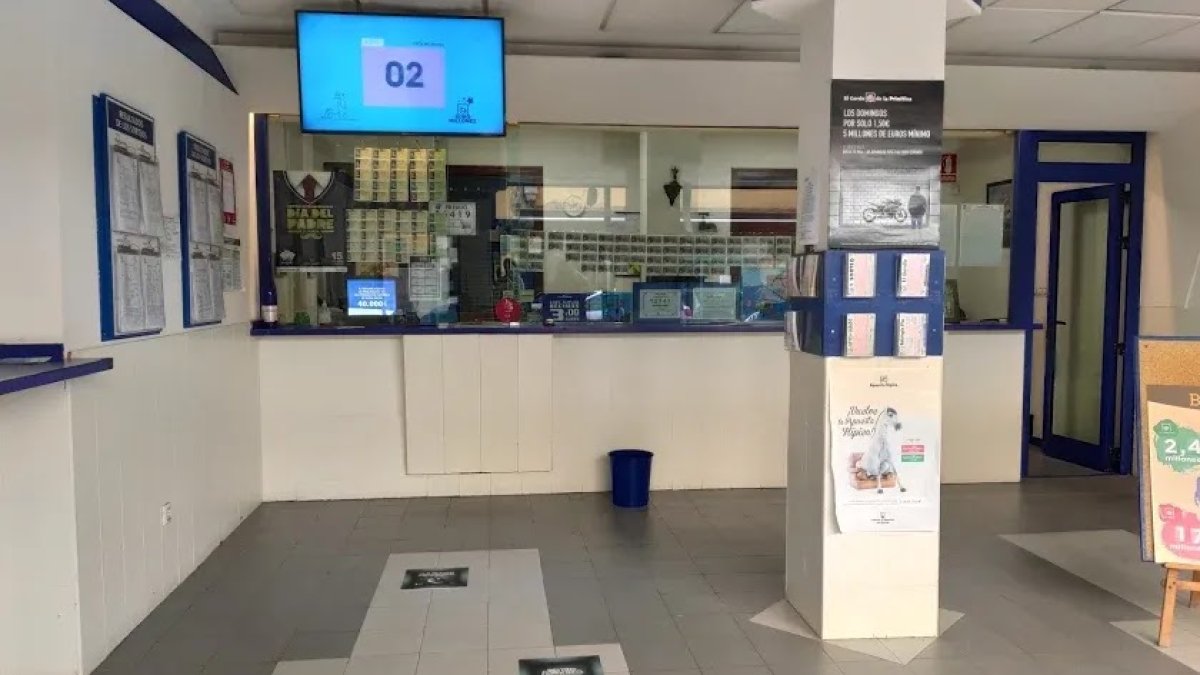 Interior de una administración de lotería.