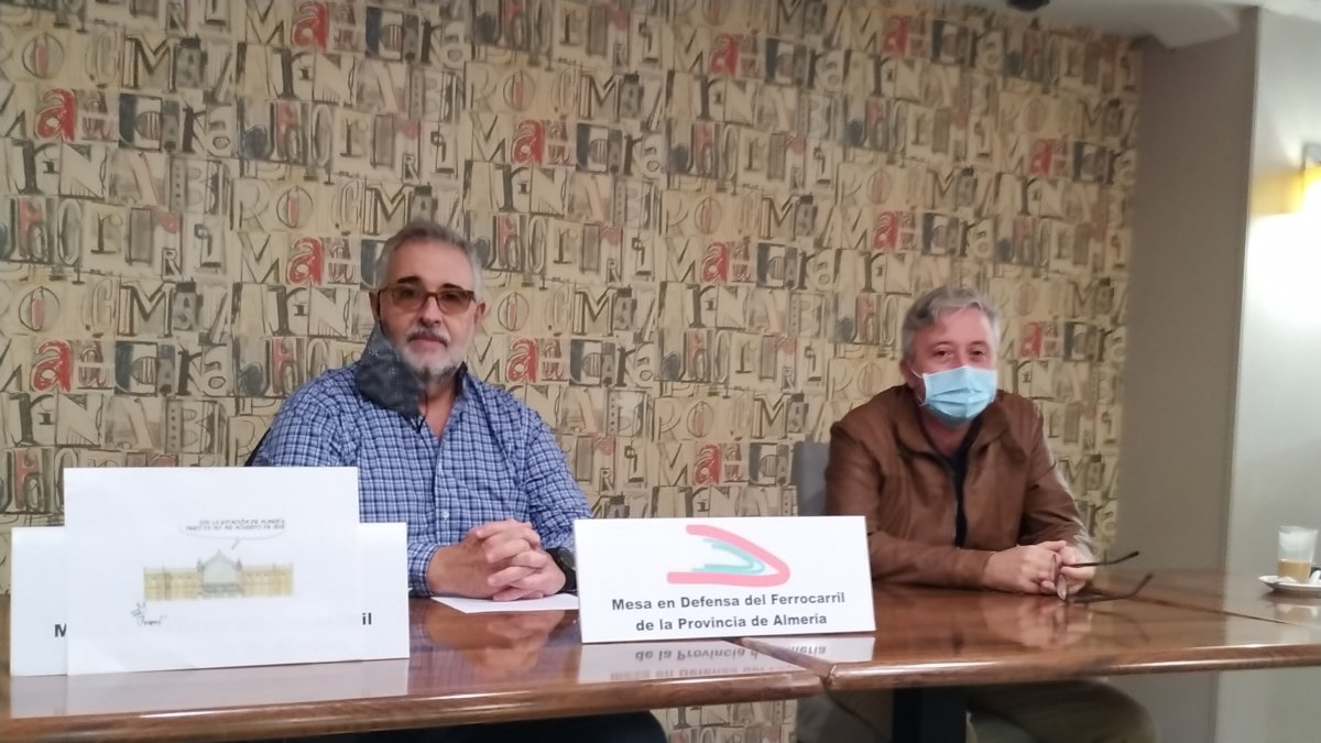 Presentación de la campaña por parte de la Mesa del Ferrocarril