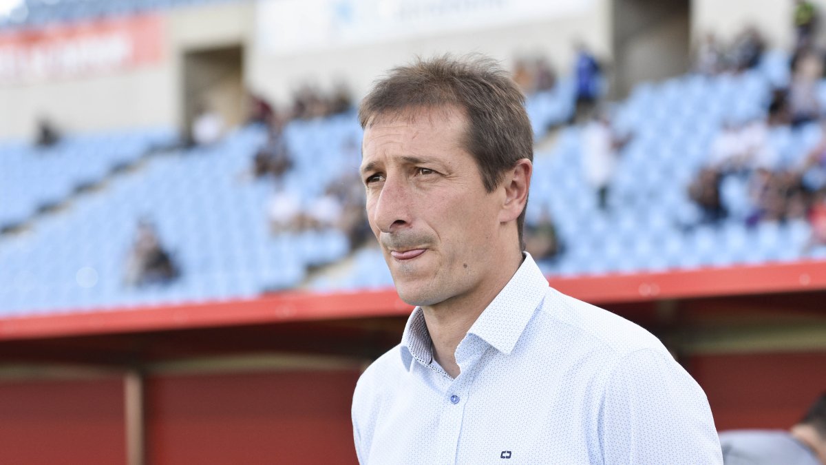 Luis Miguel Ramis en su última visita al Estadio Mediterráneo.