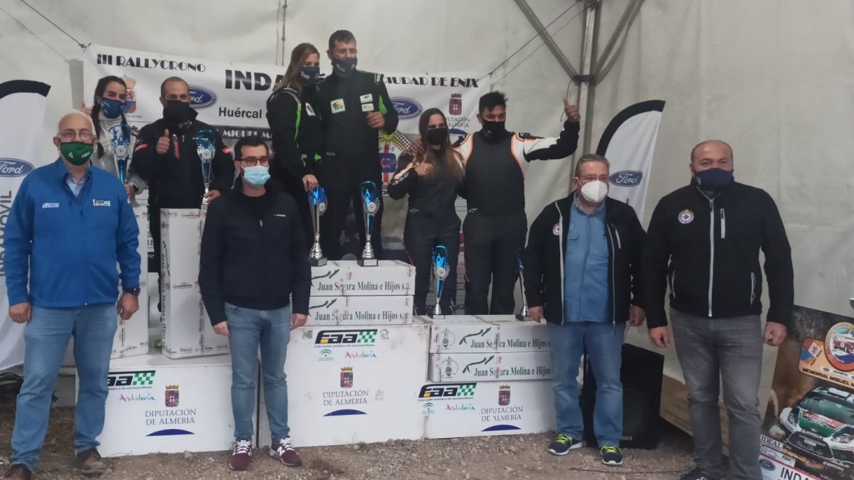 El podio general con todos los ganadores en Enix.