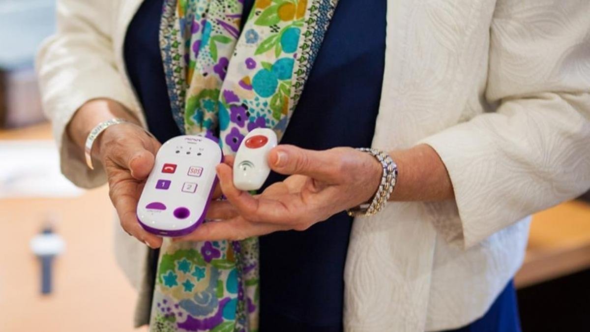 Ofrece a las personas usuarias de teleasistencia un servicio ágil y directo.