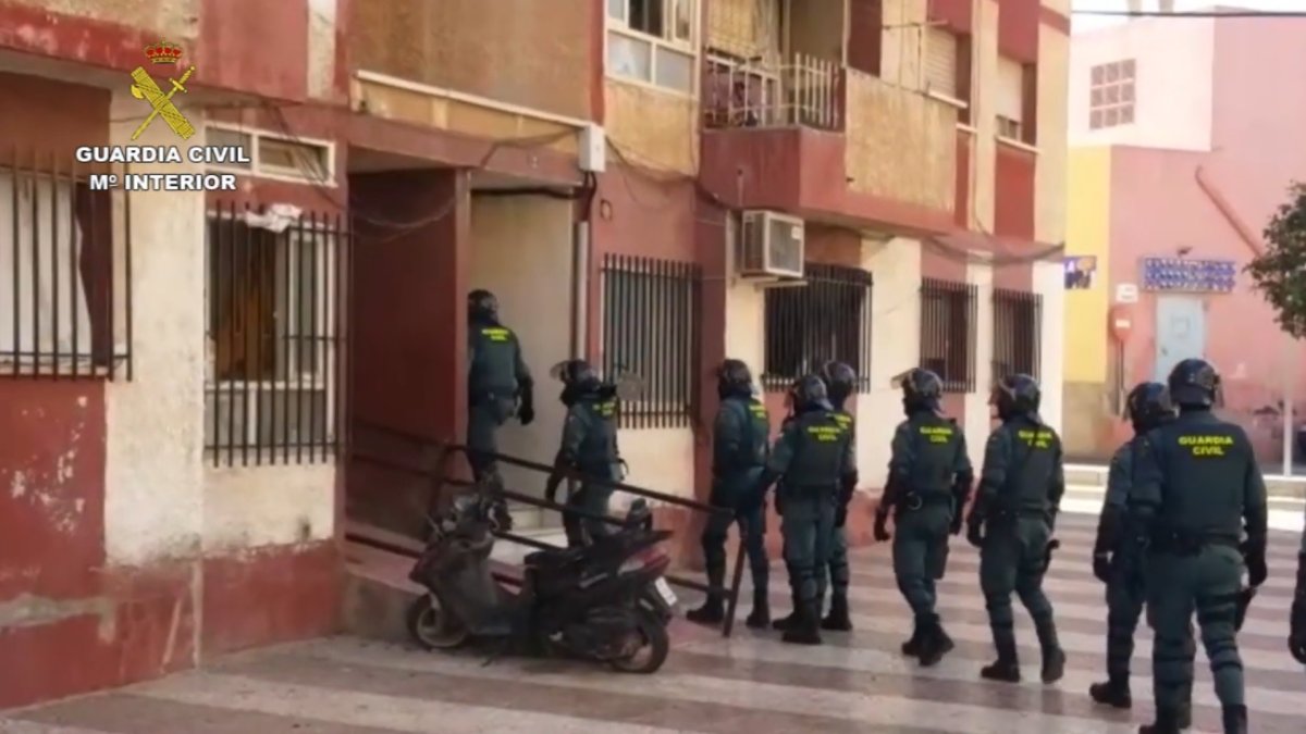 Registros de la Guardia Civil en la Operación Teflón. Foto de la Guardia Civil.