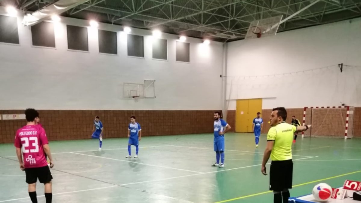 Una jugada del partido.