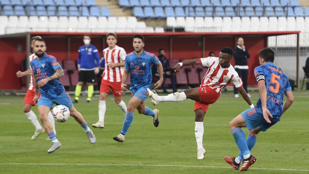 Largie Ramazani está ganando protagonismo en el Almería.