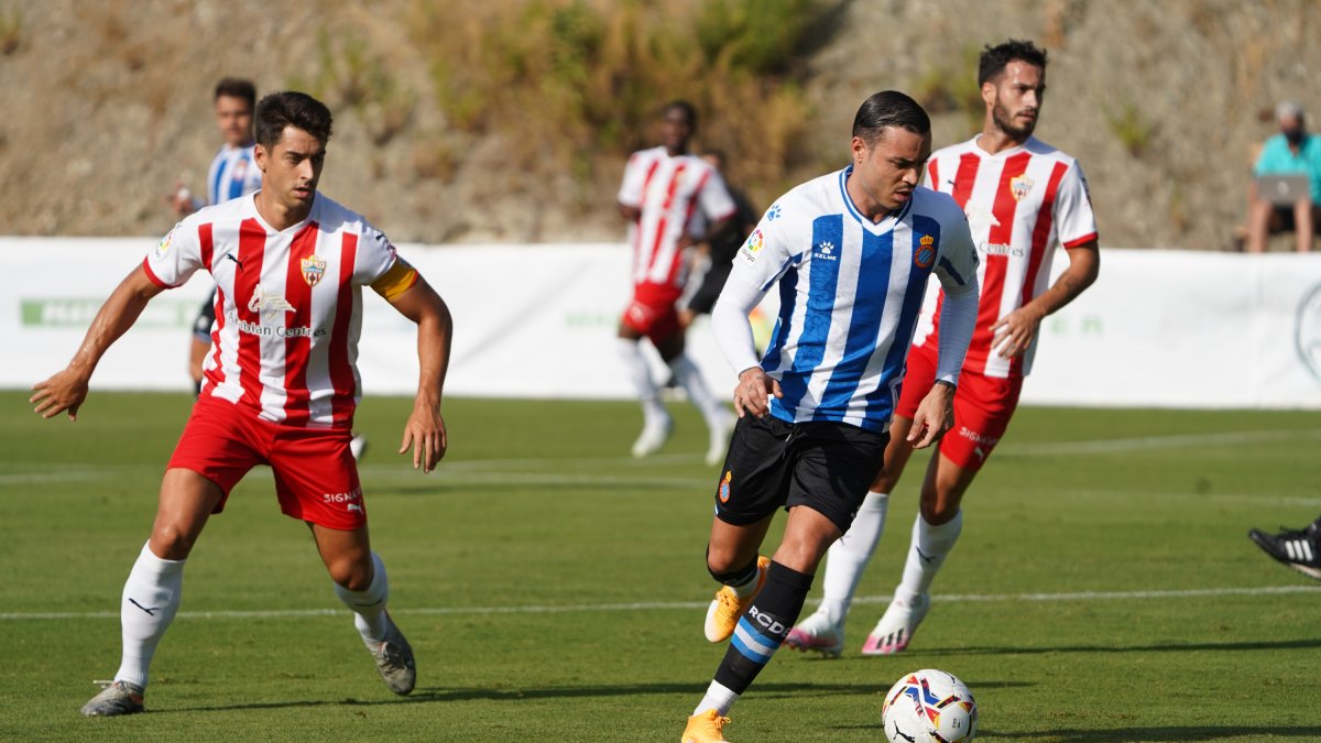 Raúl de Tomás en el amistoso de Marbella entre Almería y Espanyol.