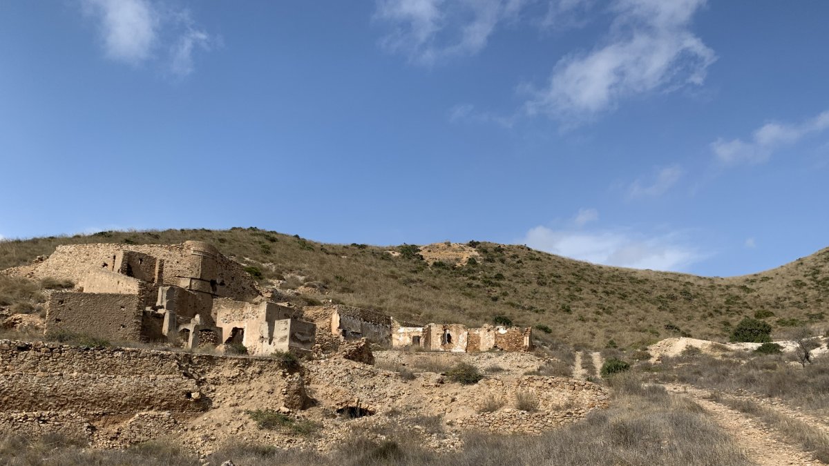 Tierra de volcanes y piratas con restos de una cultura minera