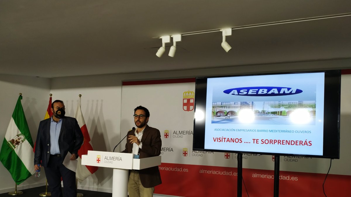 Carlos Sánchez y Jesús Ibáñez durante la presentación de la campaña