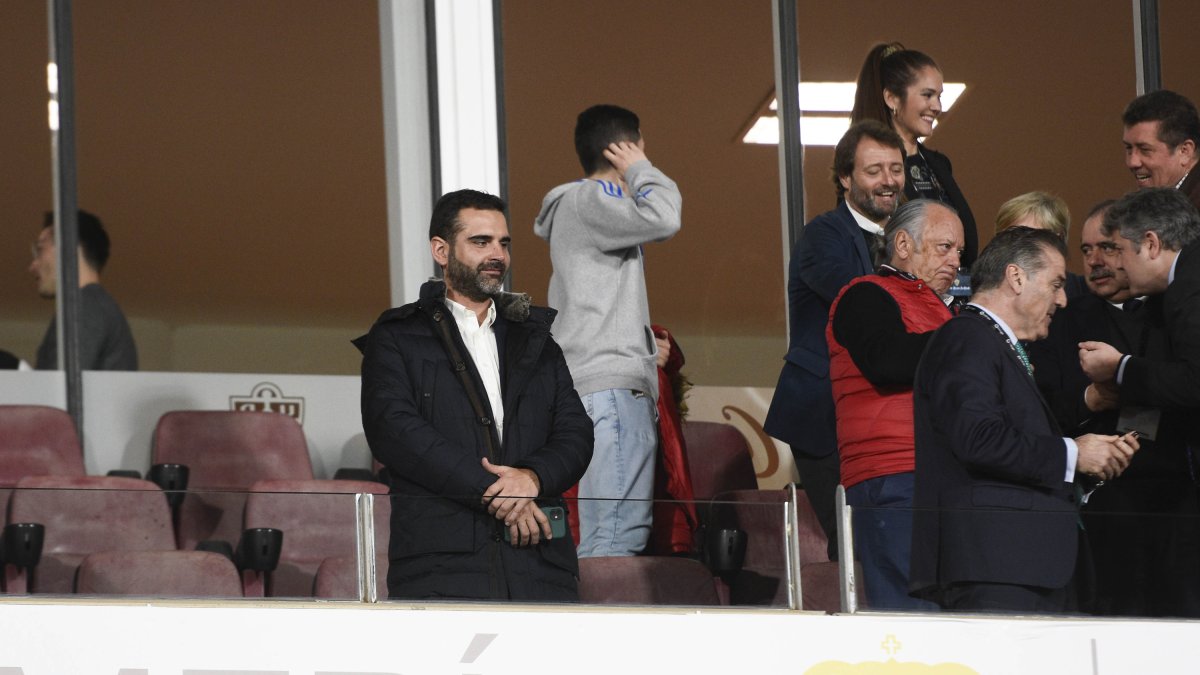 Ramón Fernández-Pacheco en el palco del Mediterráneo.
