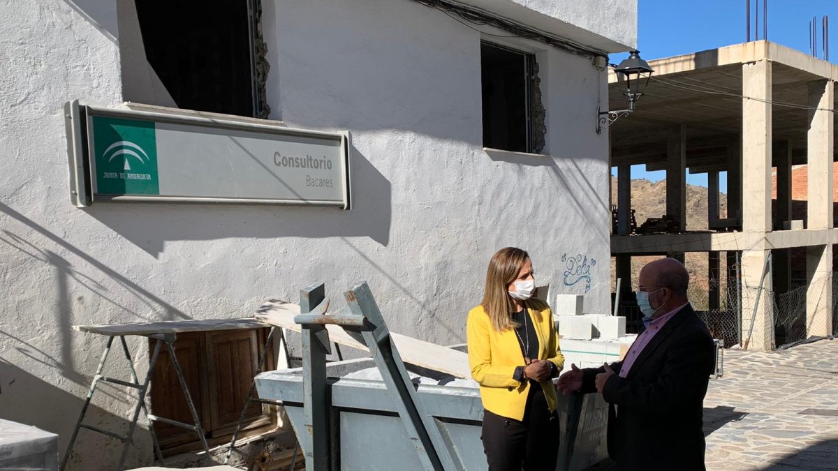 Visita de la delegada de la Junta a Bacares.