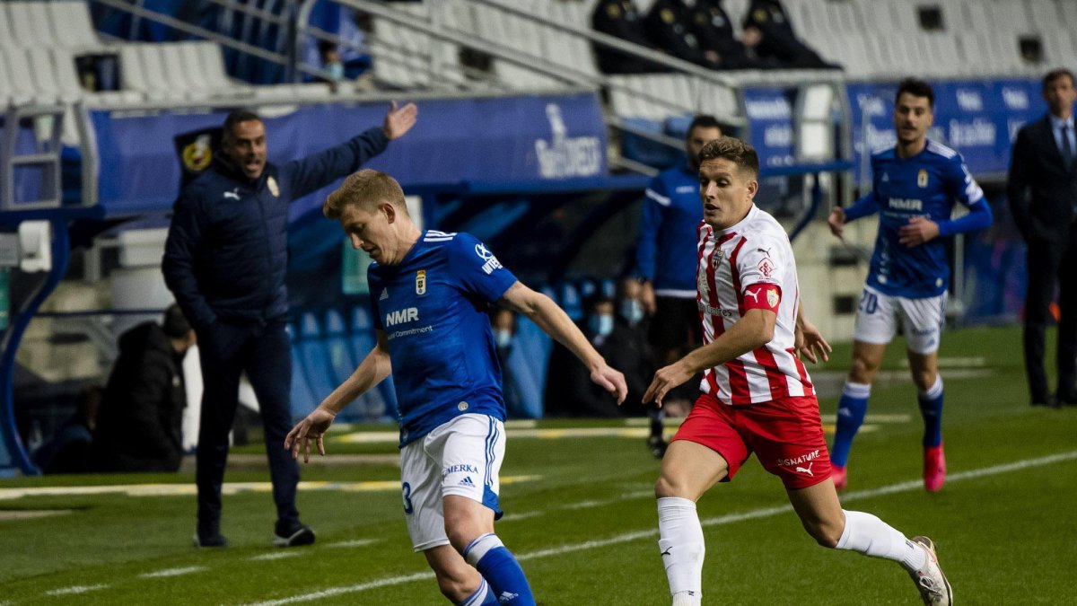 Corpas en el campo y José Gomes en la banda: por un Almería grande.