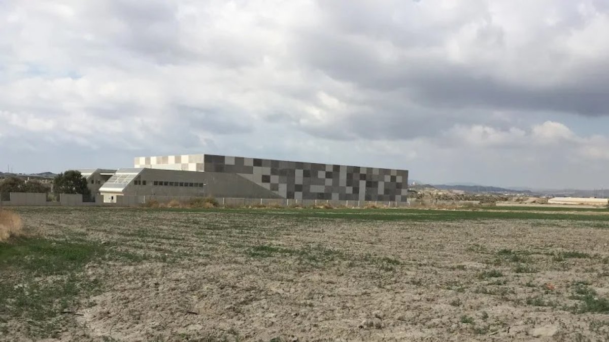 Desaladora de Cuevas inutilizable desde las riadas de 2012.