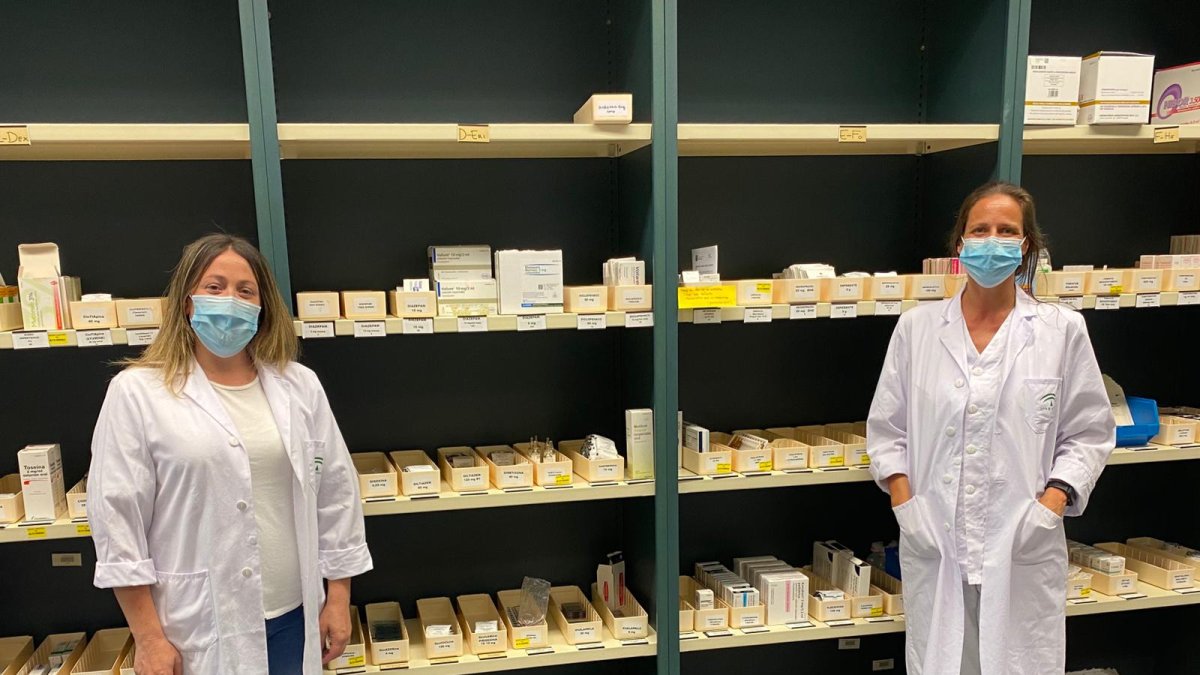 La Unidad de Farmacia del Hospital del Poniente cuenta con más de una treintena de profesionales.