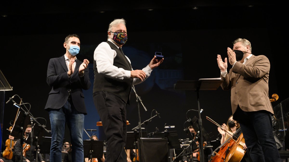 Chipo Martínez, tras recibir el Escudo de Oro de la Ciudad de Almería.