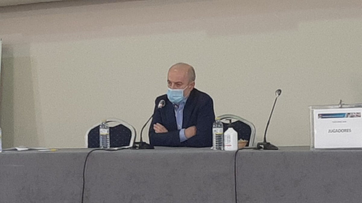 El presidente del voleibol nacional mantiene y amplía su cargo.