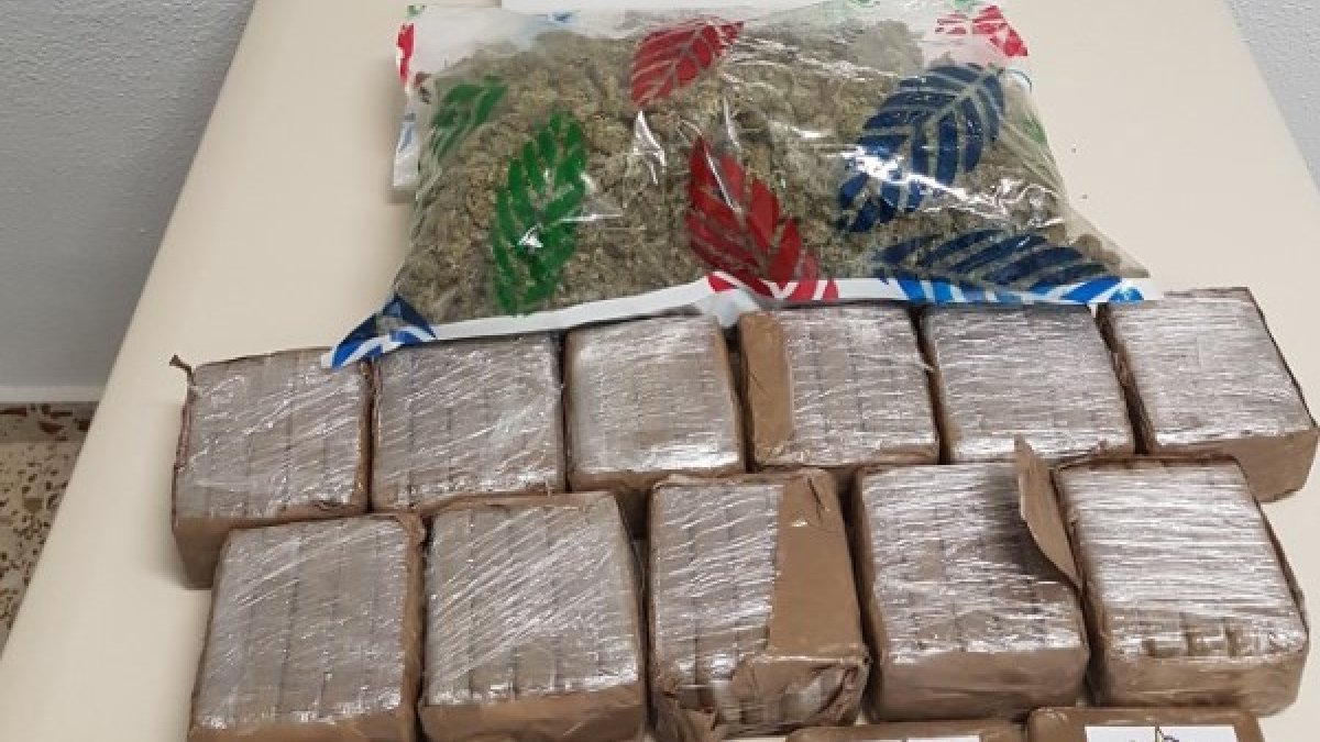 Detalle de una imagen difundida por la Policía Nacional en la que se ve la droga incatuada.