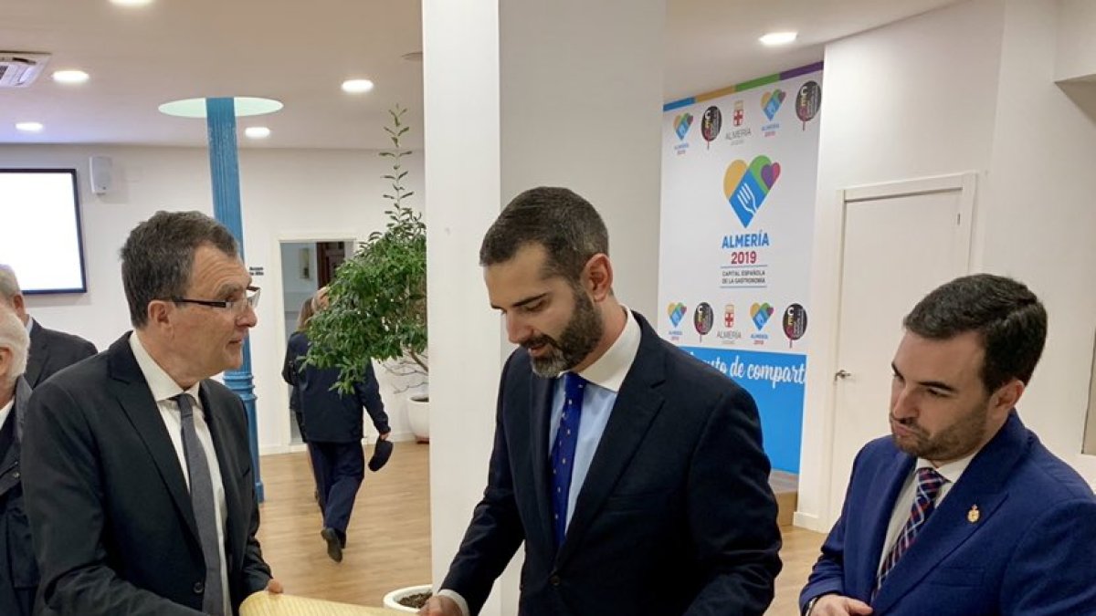 Encuentro del alcalde de Almería con el de Murcia