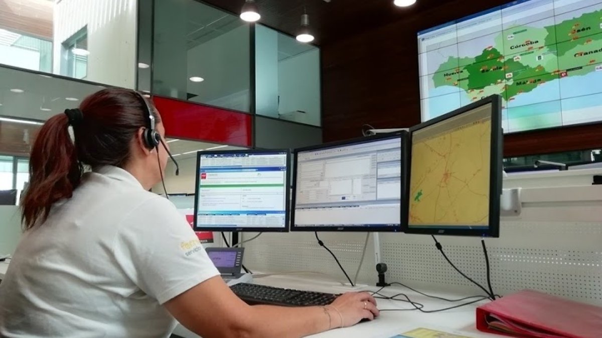 Una trabajadora del servicios de emergencias 112.