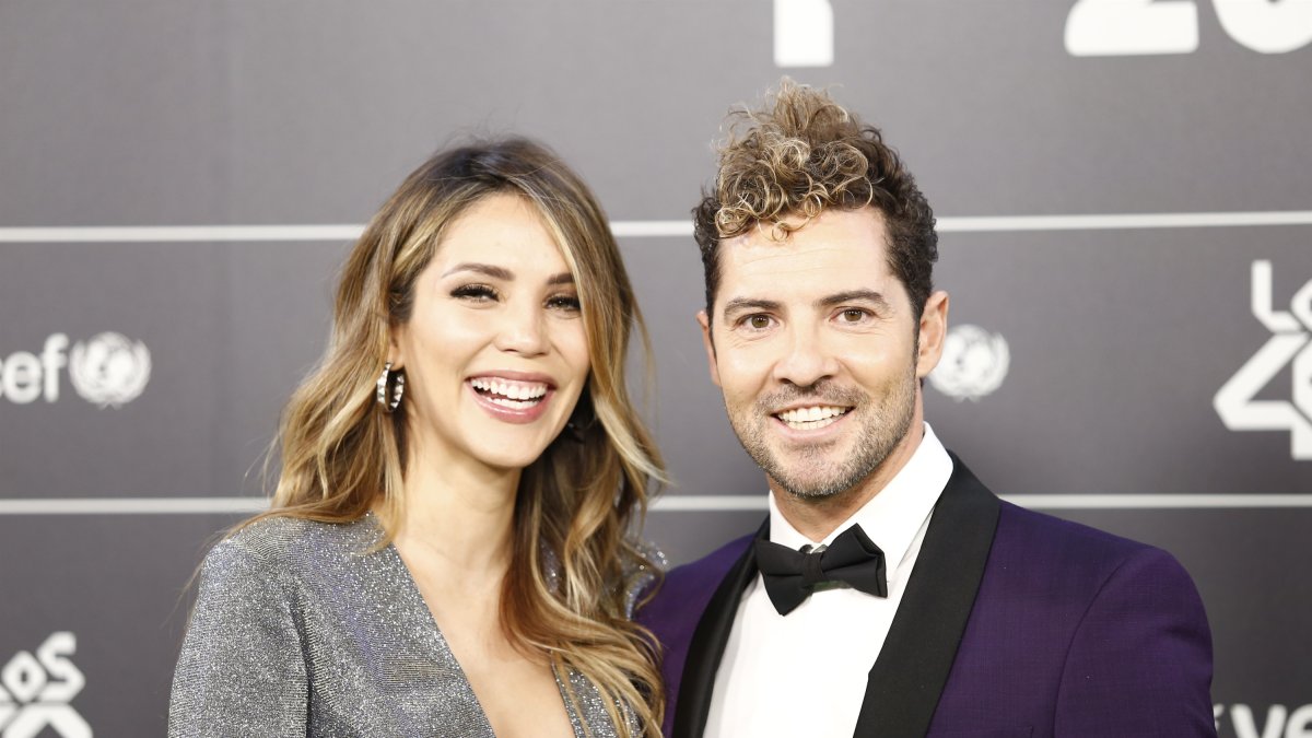 Foto de archivo de David Bisbal y Rosanna Zanetti en una edición anterior de Los40 Music Awards.