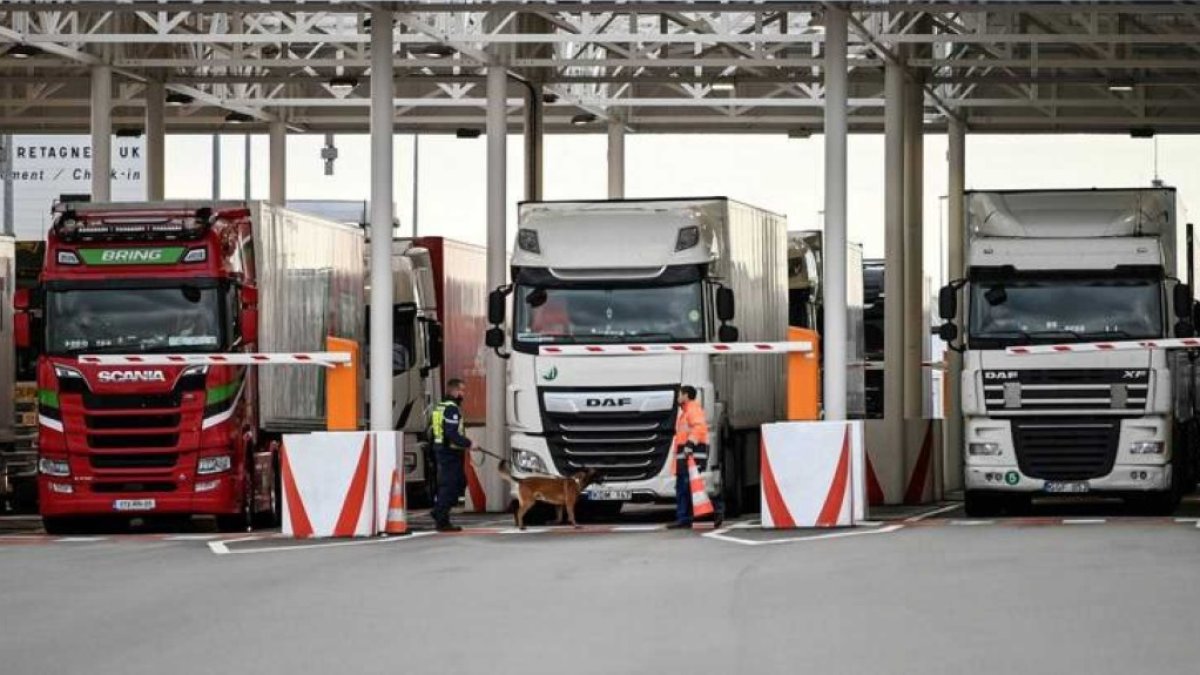 Calais ya vive el colapso de camiones que viajan al Reino Unido