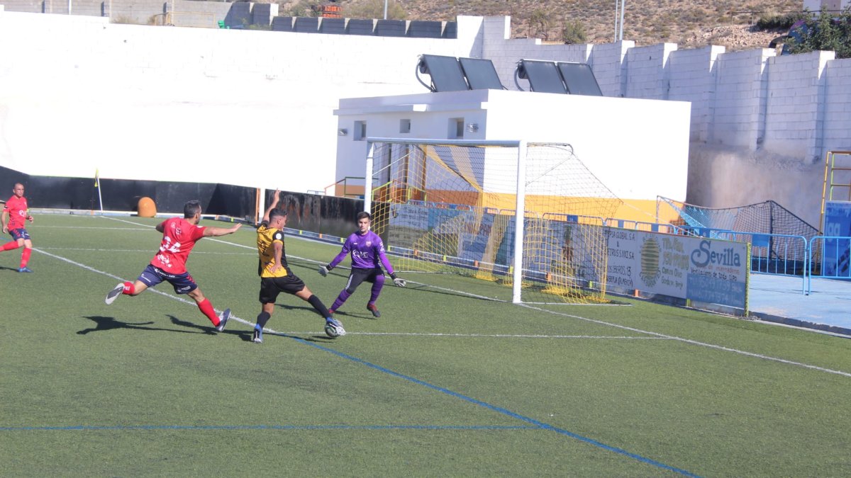 El equipo virgitano sufre su primera derrota.