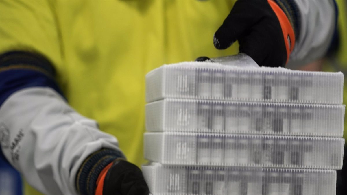 Las primeras vacunas llegarán en unas semanas.,