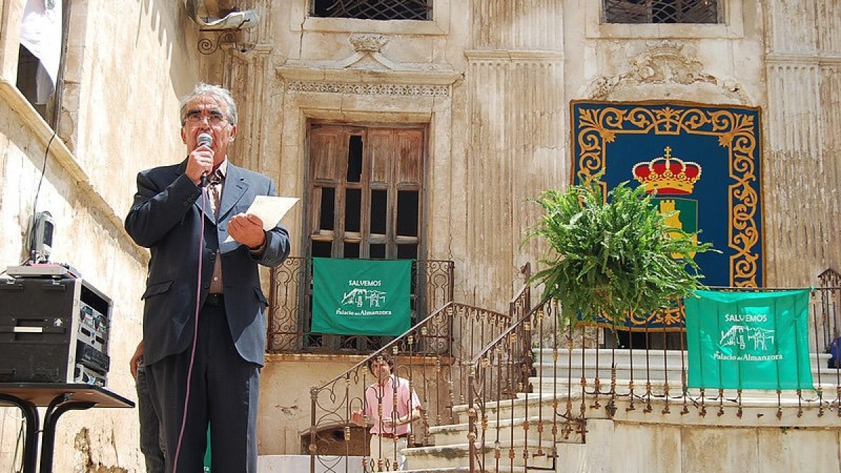 Amigos del Palacio del Almanzora luchan para poner en valor uno de los enclaves monumentales más importantes de la zona.