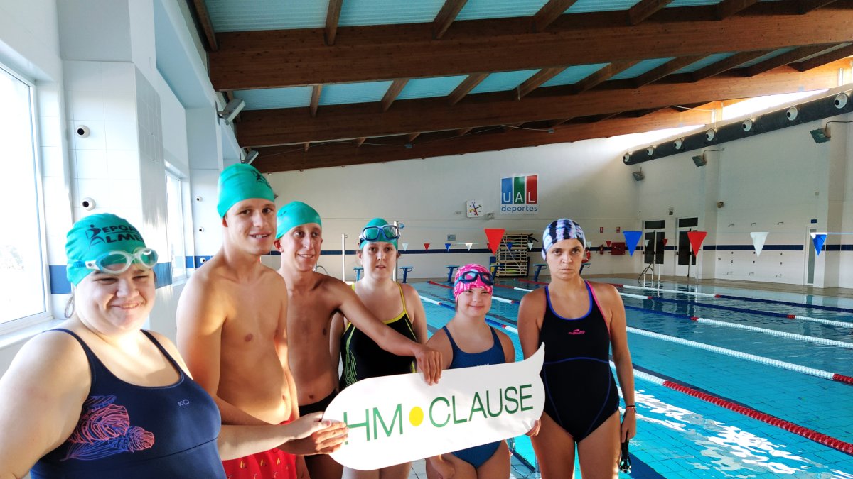 El equipo de Depoadap Almería se pone en forma para la competición.