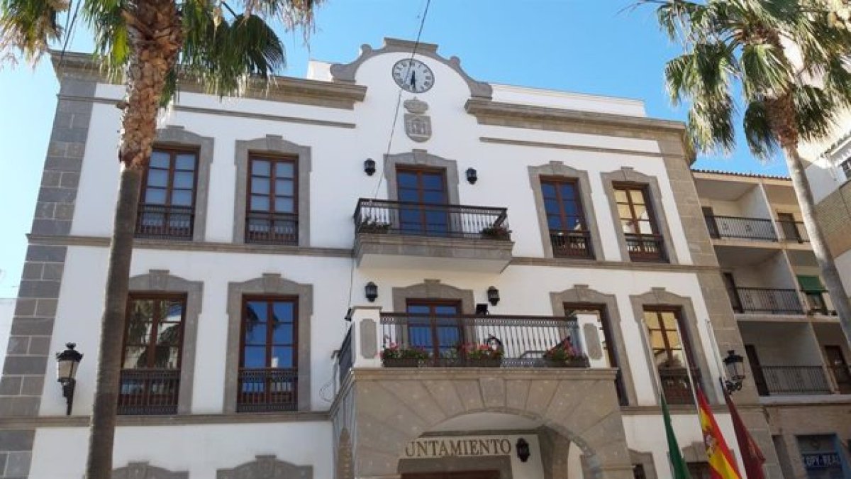 Ayuntamiento de Adra.