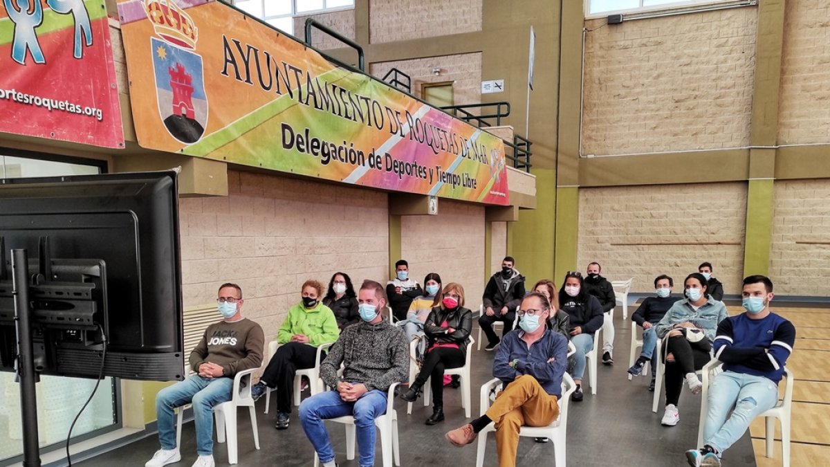 Sesión de formación a personal de Deportes y Tiempo Libre.