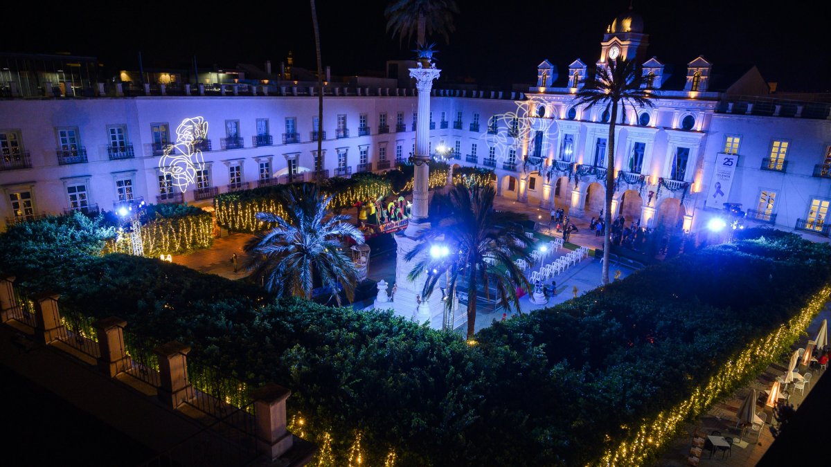 Iluminación especial esta Navidad en la Plaza Vieja,