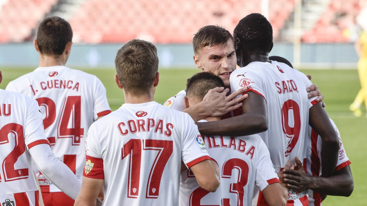 El Almería quiere seguir con su gran progresión ganando al Espanyol.