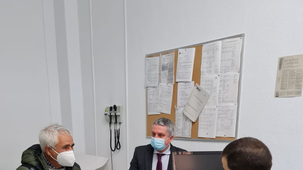 Imagen de la visita a los centros de salud.