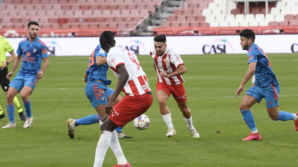 Manu Morlanes se sigue consolidando en el proyecto rojiblanco.