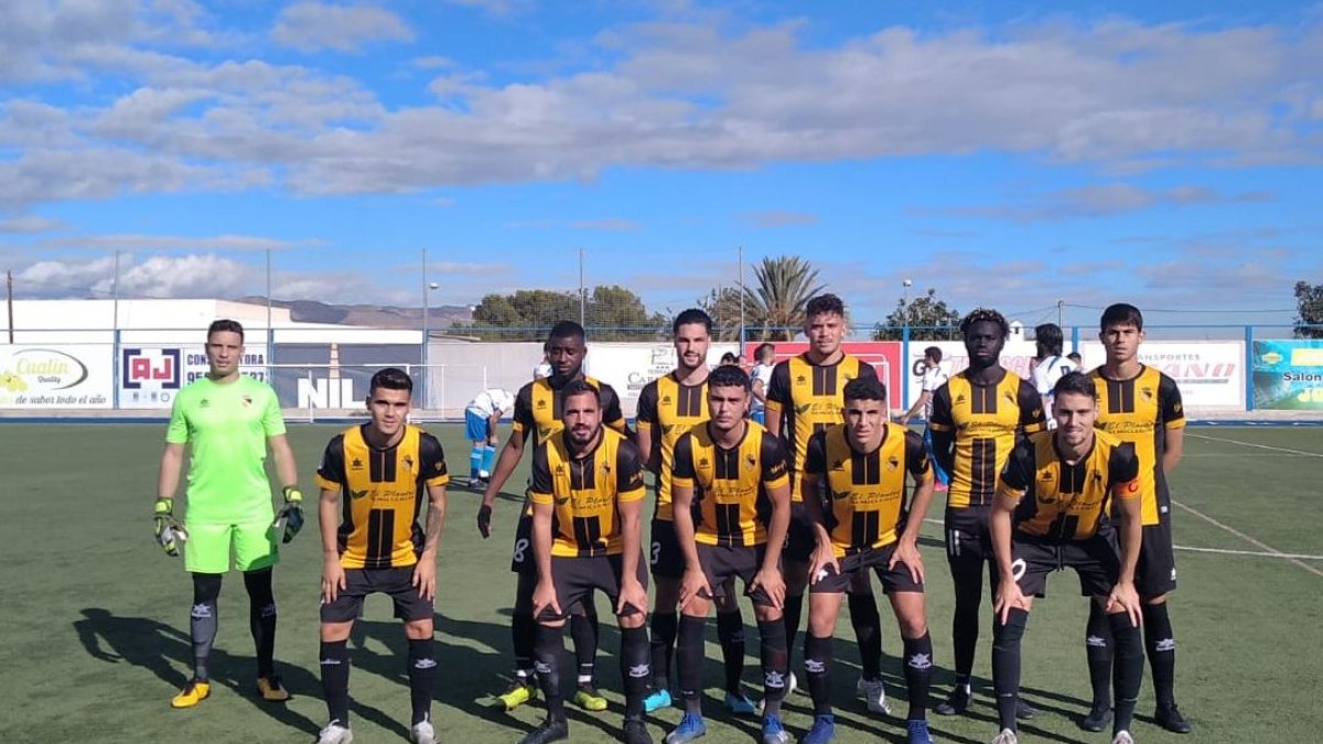 Tablas en el derbi provincial entre Vera y Berja CF.