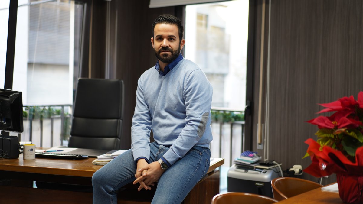 Víctor Pérez Castro, Socio Director.