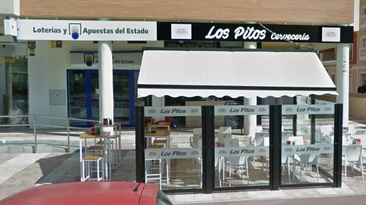 La administración que ha dado el cuarto premio está en en la Avenida Reino de España de Roquetas de Mar.