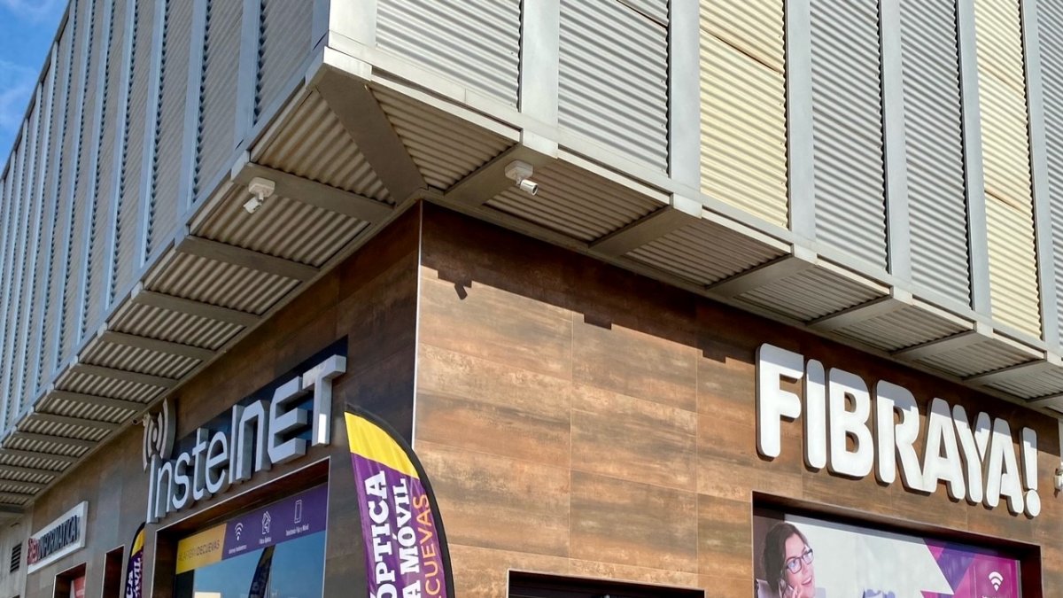 InstelNET.com ofrece el mejor producto, el mejor servicio y el mejor precio posible.