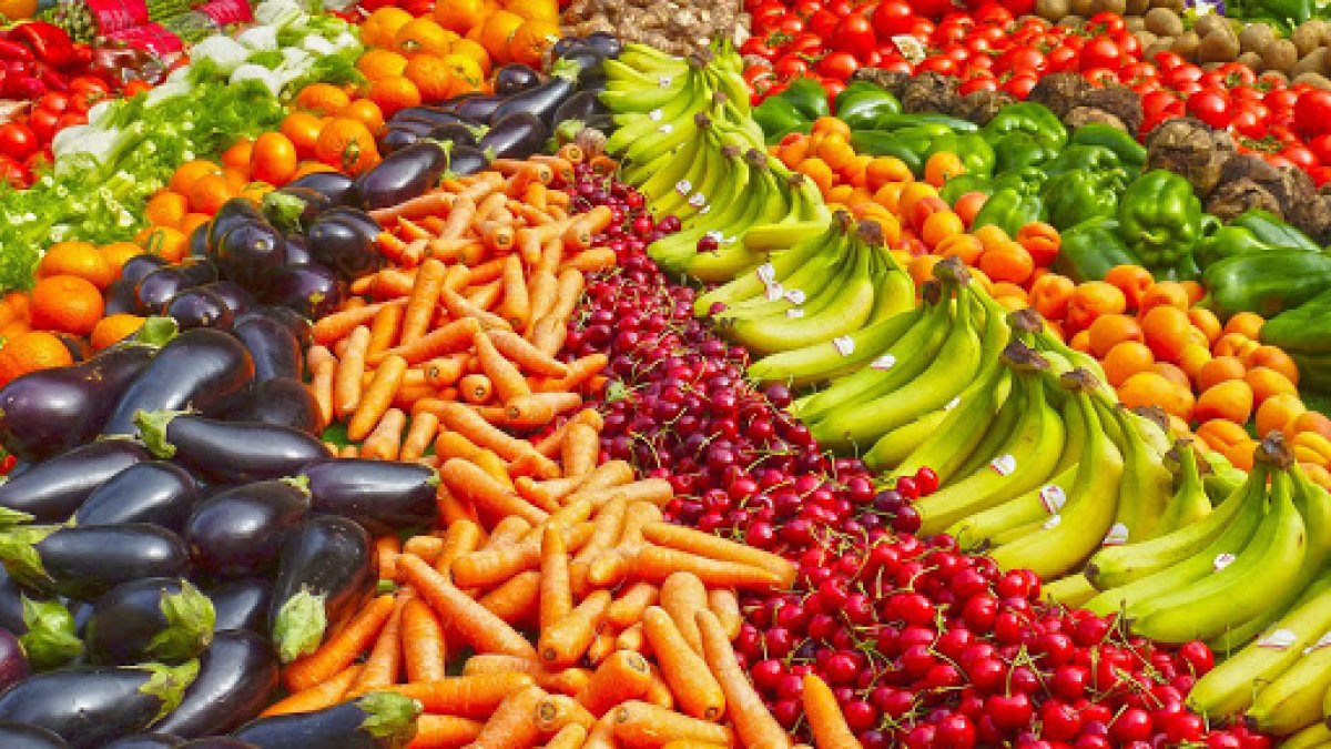 Frutas y verduras, en una foto de archivo.