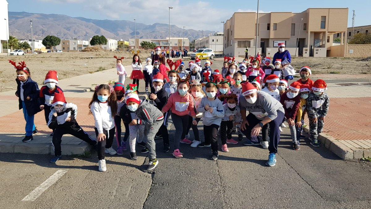Los alumnos/as se lo pasaron en grande en la I San Silvestre.