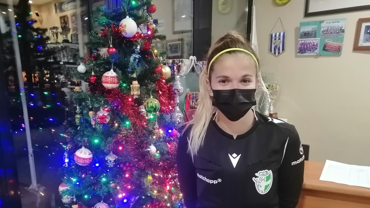 Una árbitra con mucho futuro en el fútbol.
