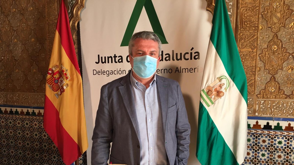 Juan de la Cruz Belmonte descarta la presencia de la cepa británica en Almería.