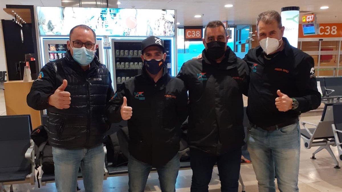 El equipo almeriense a su llegada a Arabia Saudi