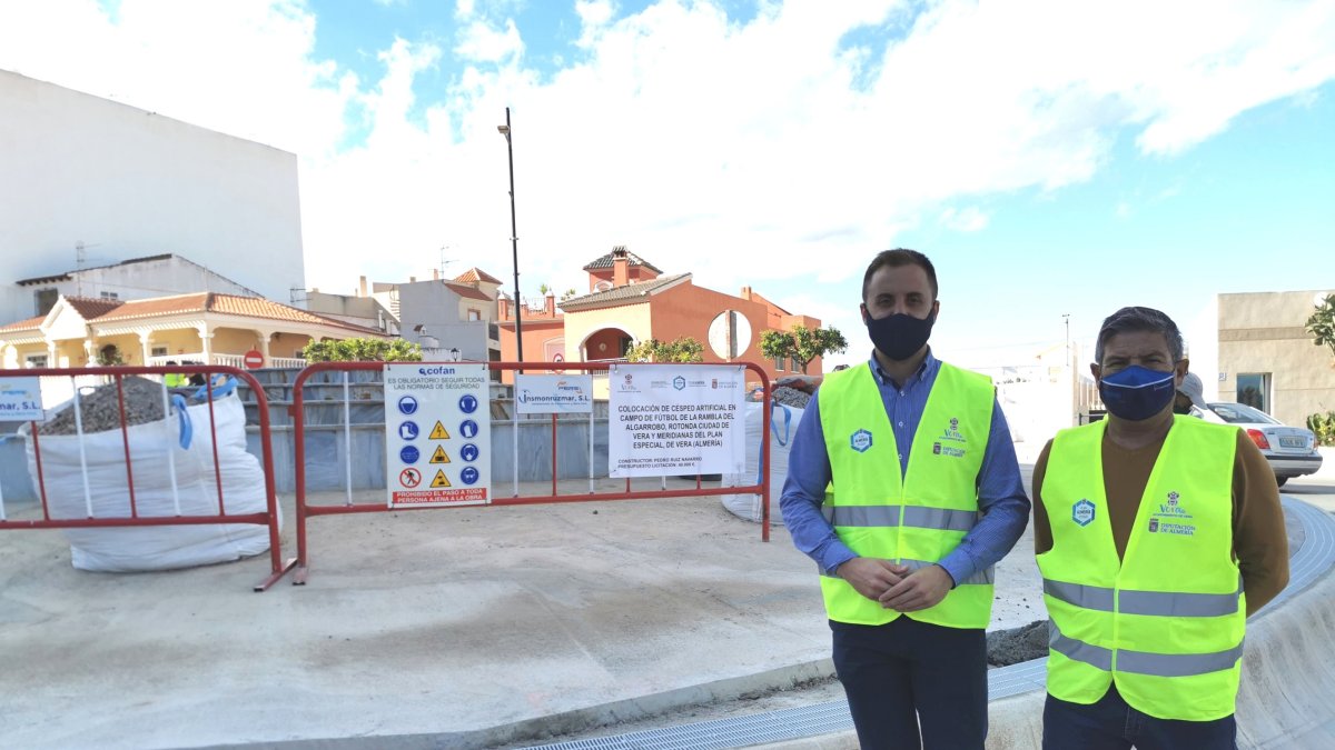 El concejal y el responsable de la empresa ejecutora.