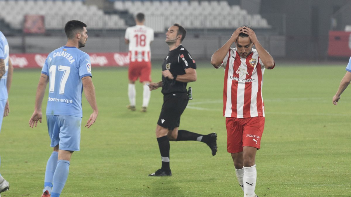 El Almería no ha conseguido aún pisar zona de ascenso directo.