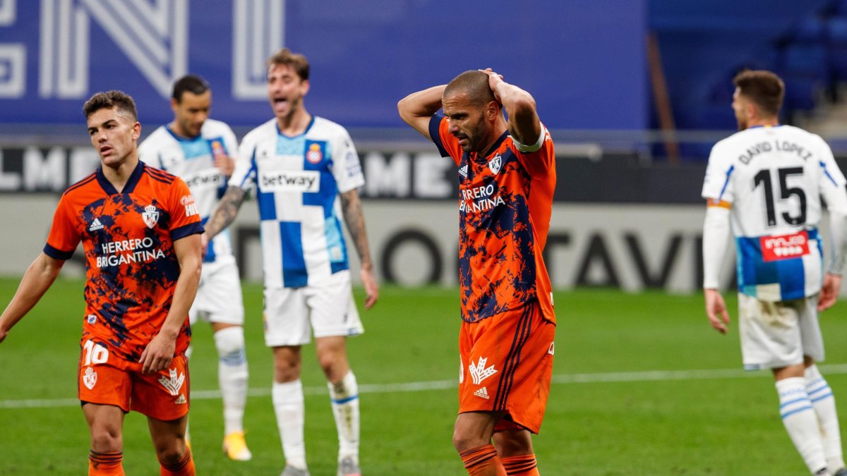 La Ponferradina en su visita al RCDE Stadium.