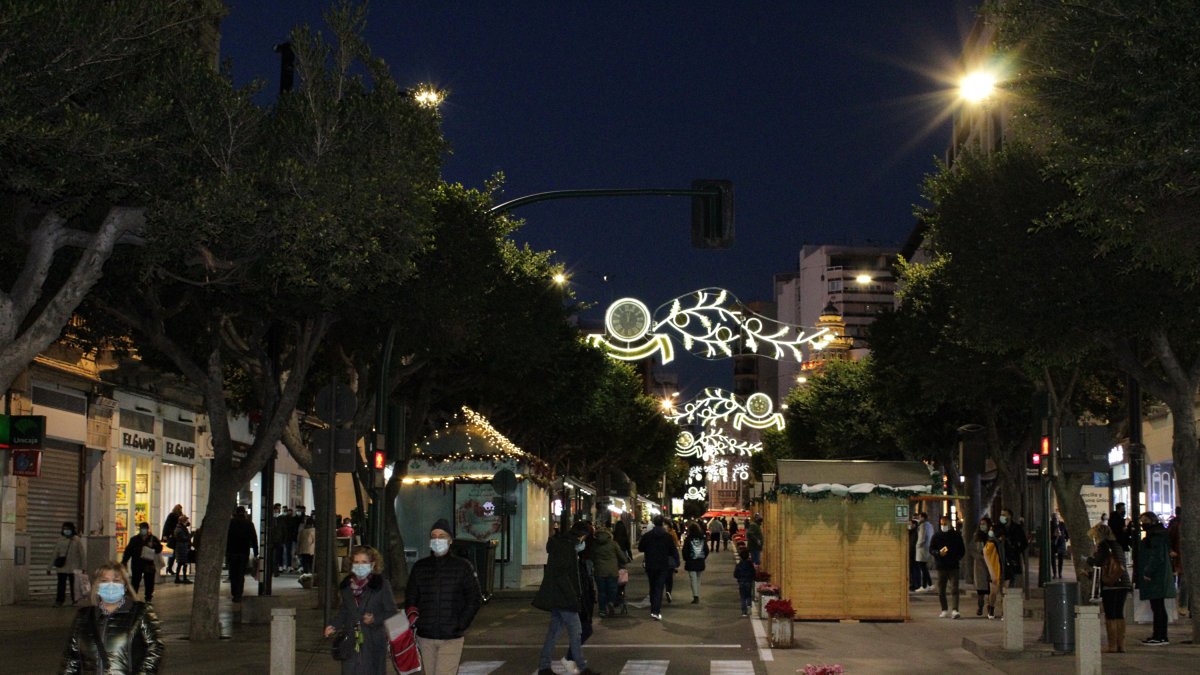 La peatonalización del Paseo ayuda a la actividad comercial del centro.